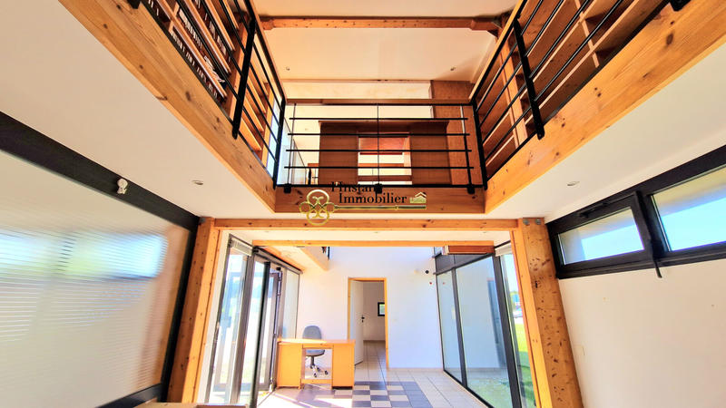 Local d'activités - 209 m² - 7 pièces