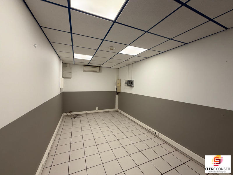 Local d'activités - 3 105 m²