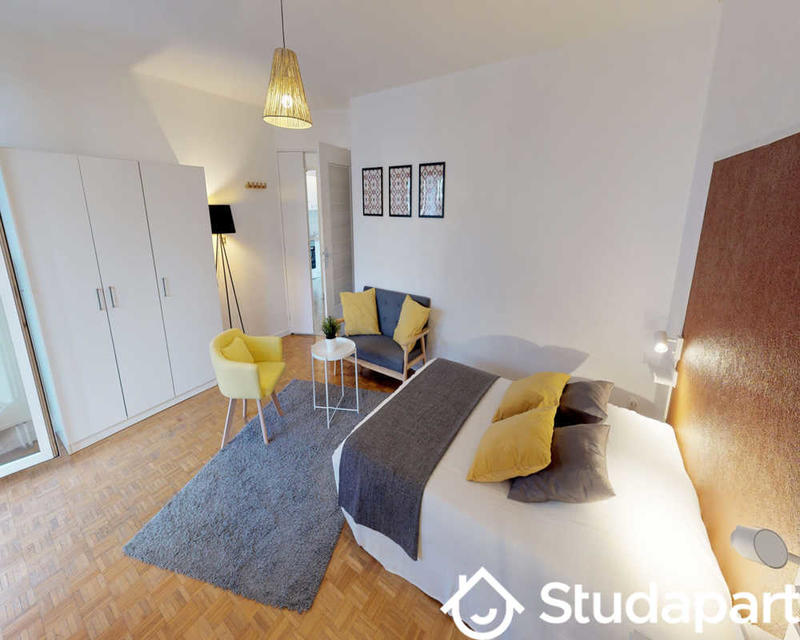 Chambre - 70 m² - 1 pièce