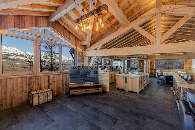 Châlet - 279 m² - 9 pièces