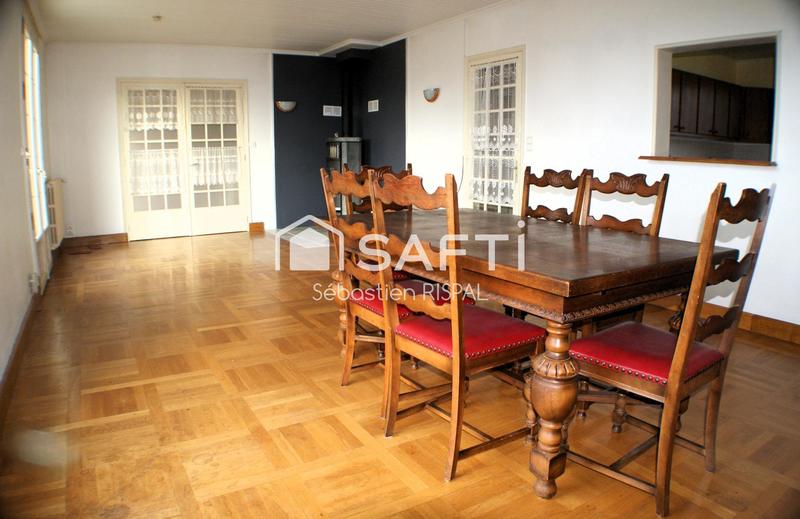 Maison - 214 m² - 7 pièces