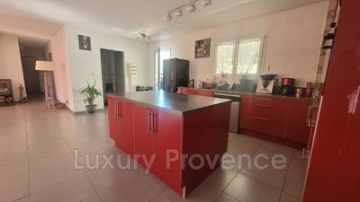 Maison - 106 m² - 4 pièces