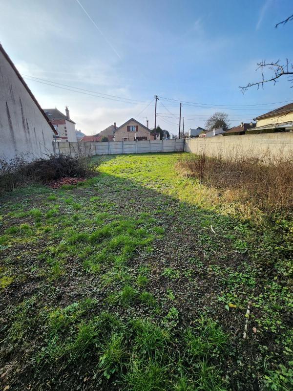 Terrain constructible - 621 m²