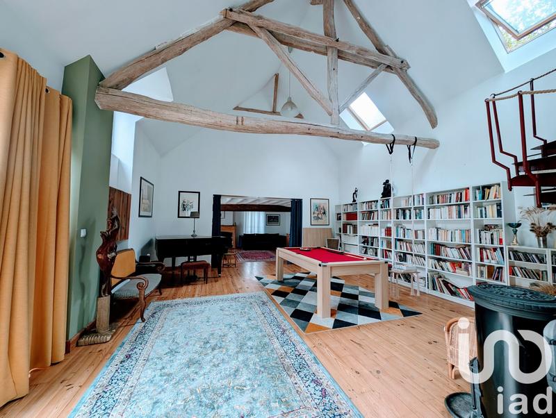 Maison - 210 m² - 6 pièces