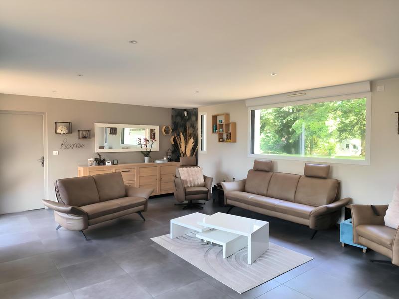 Maison contemporaine - 209 m² - 7 pièces
