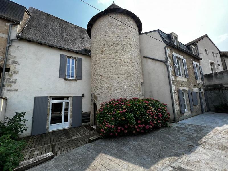Maison - 259 m² - 8 pièces