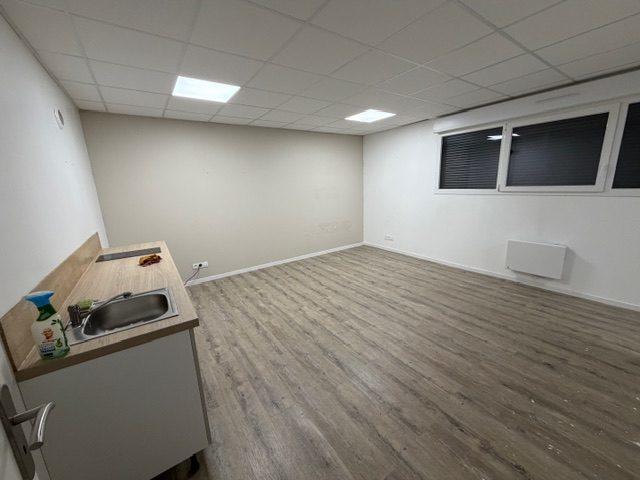 Local d'activités - 224 m² - 4 pièces