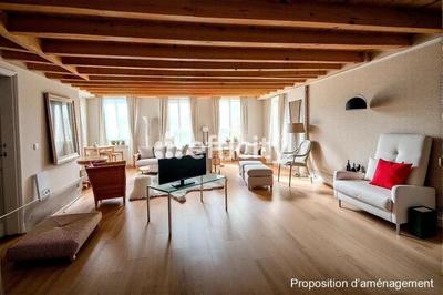 Maison - 250 m² - 6 pièces