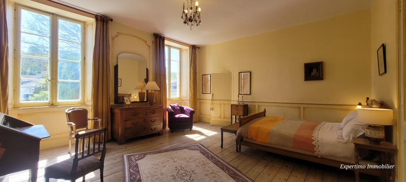 Propriété - 455 m² - 15 pièces