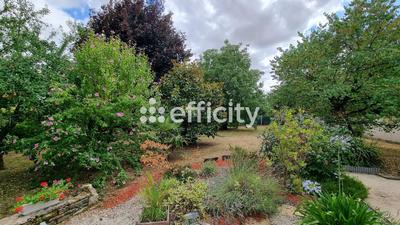 Maison - 235 m² - 8 pièces