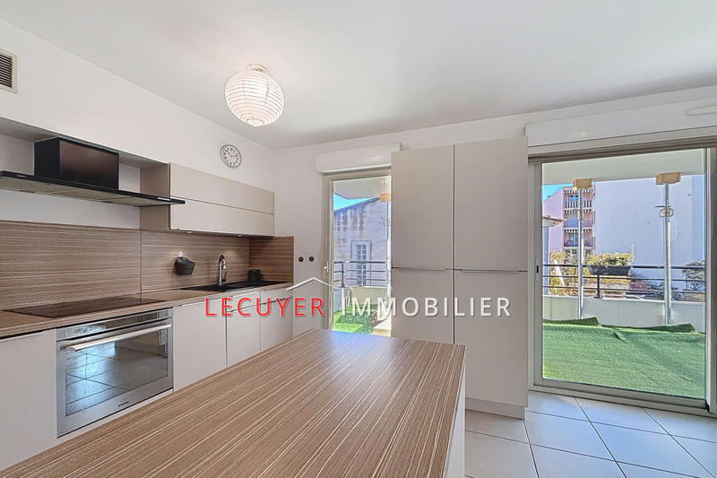 Appartement - 81 m² - 4 pièces