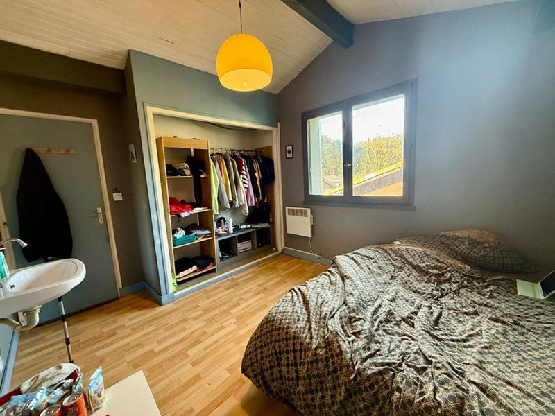 Maison - 180 m² - 7 pièces