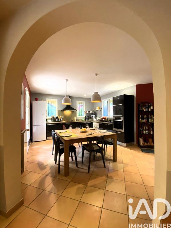 Maison - 204 m² - 7 pièces