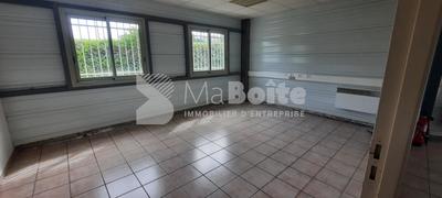 Entrepôt - 282 m² - 6 pièces
