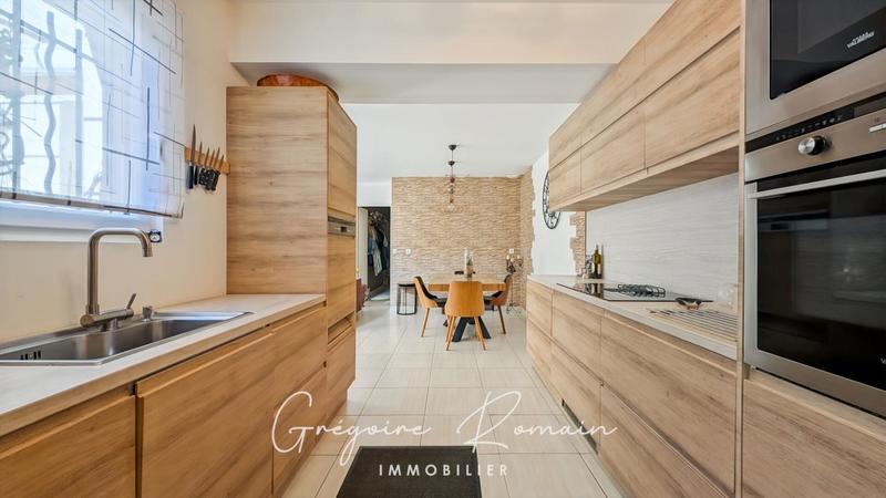 Maison - 90 m² - 4 pièces