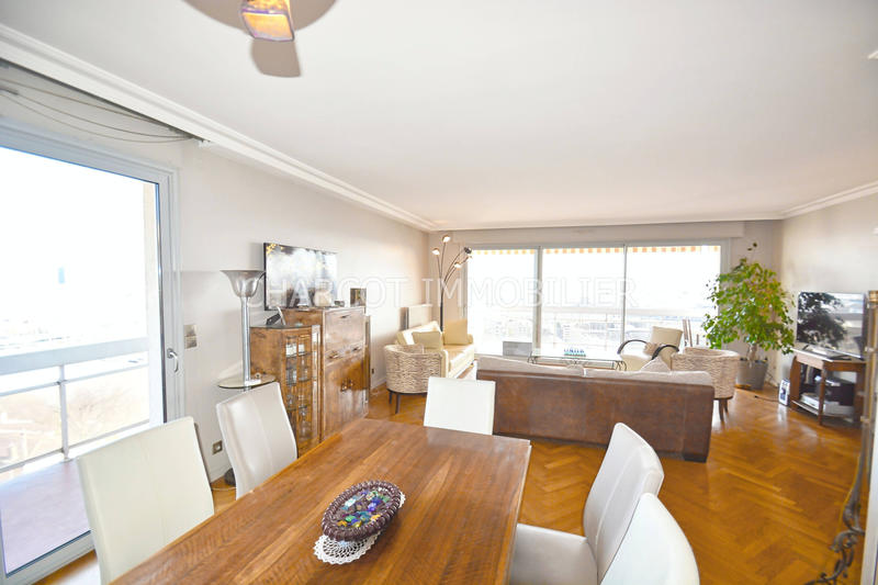 Appartement - 137 m² - 5 pièces