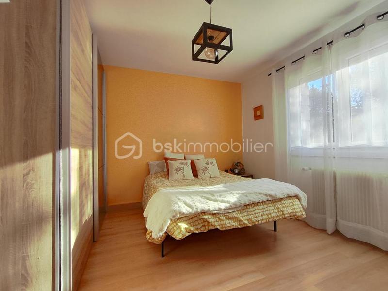 Maison traditionnelle - 256 m² - 9 pièces