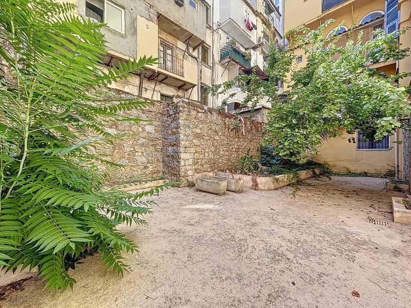 Local d'activités - 210 m²