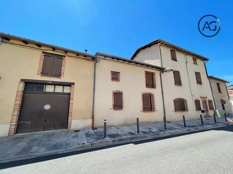 Maison - 348 m² - 9 pièces