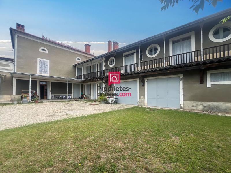 Maison - 266 m² - 8 pièces