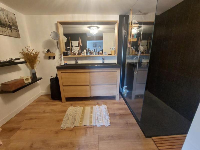 Maison - 180 m² - 7 pièces