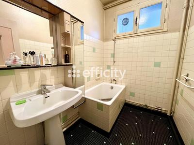 Maison - 93 m² - 4 pièces