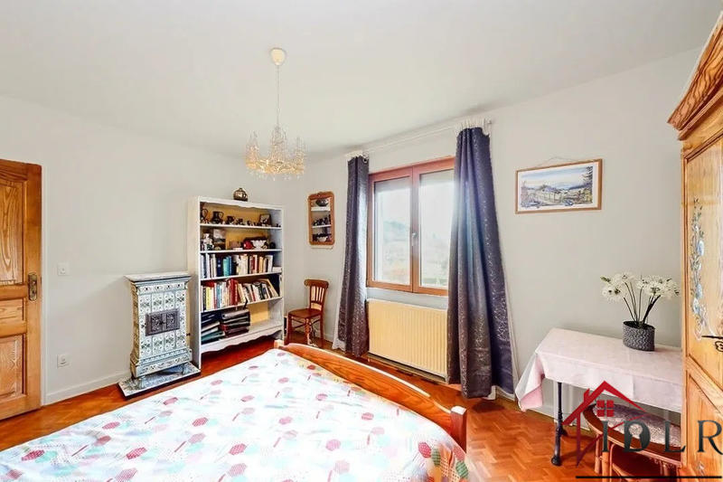 Maison - 147 m² - 8 pièces