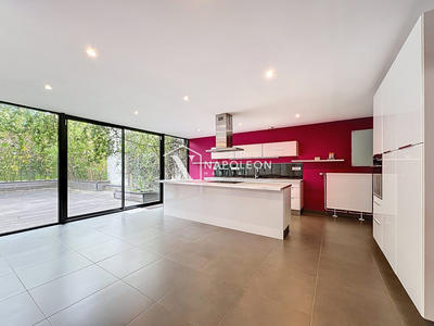 Loft - 270 m² - 6 pièces