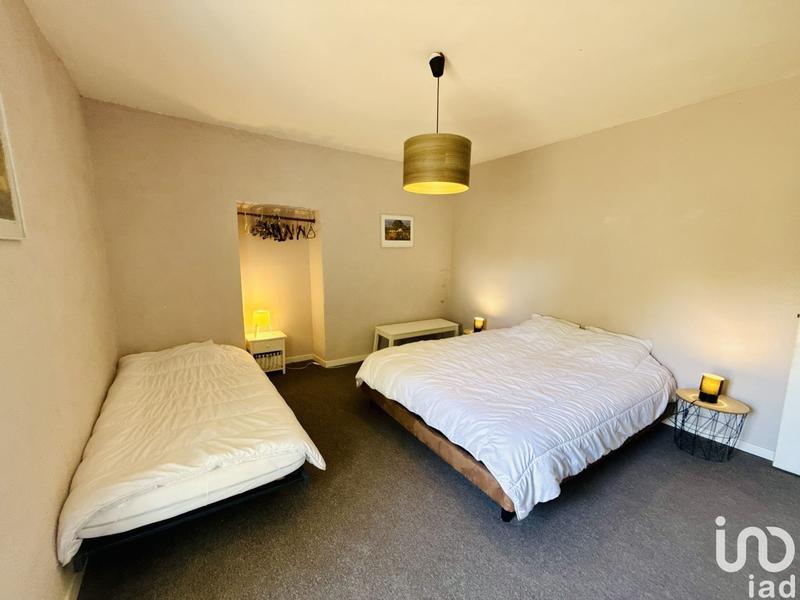 Maison - 1 000 m² - 11 pièces