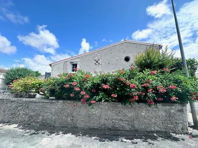 Maison - 180 m² - 8 pièces