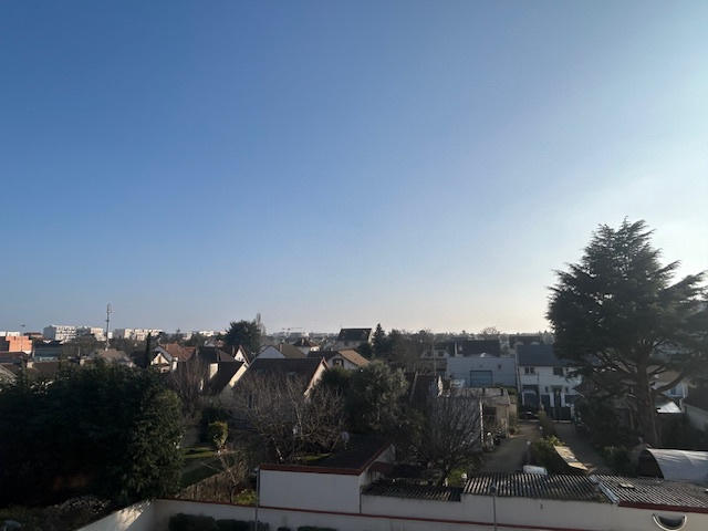 Appartement - 85 m² - 5 pièces