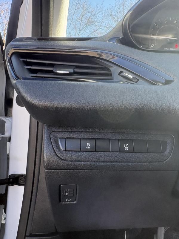 Peugeot 208 68cv 1.0 Vti Likes Bvm5 53000km