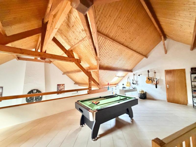 Maison - 298 m² - 5 pièces