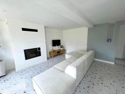 Maison - 159 m² - 6 pièces