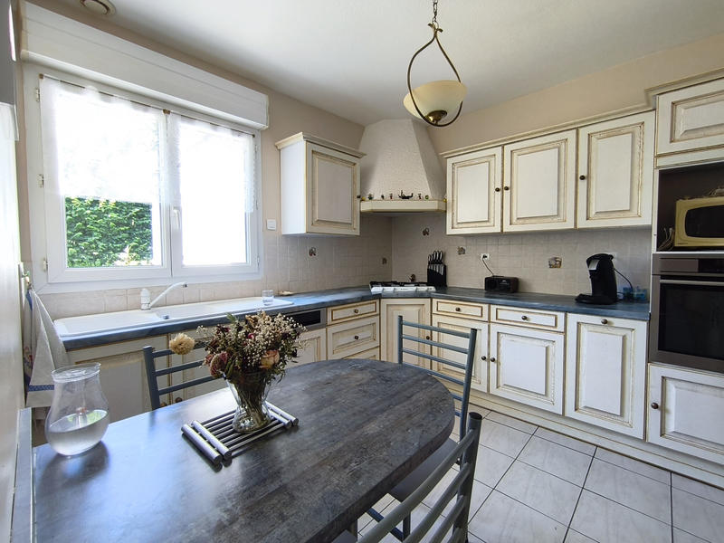 Maison - 99 m² - 6 pièces