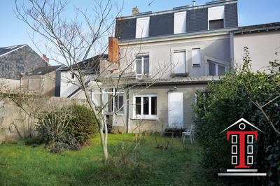 Maison - 320 m² - 13 pièces