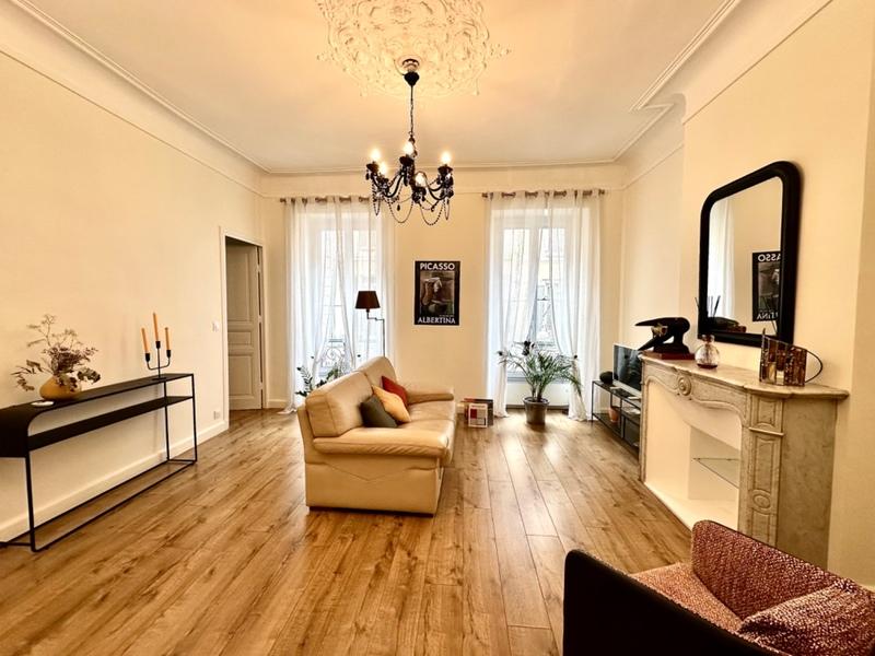 Appartement - 80 m² - 3 pièces