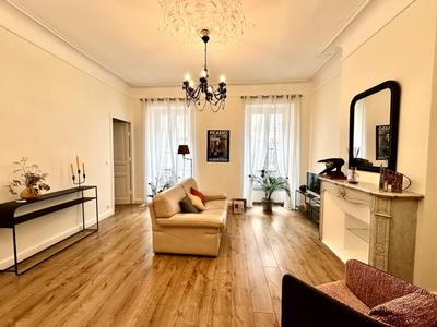 Appartement - 80 m² - 3 pièces