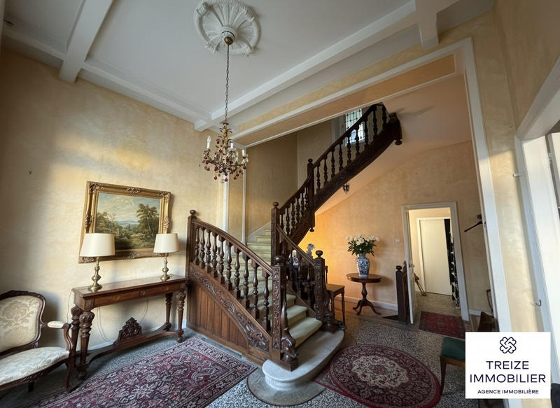 Maison - 280 m² - 7 pièces