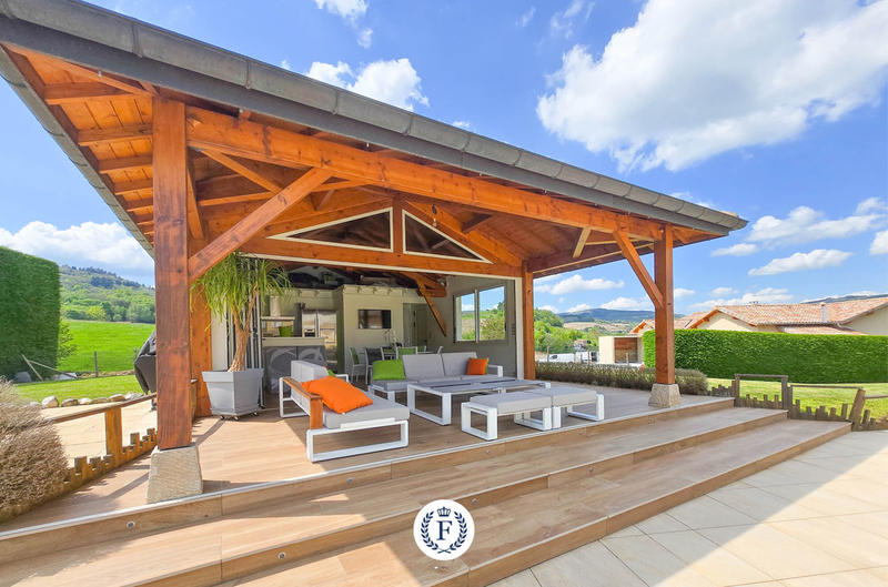 Villa - 250 m² - 8 pièces