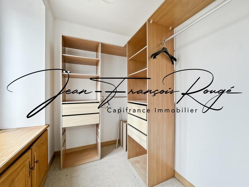 Maison - 243 m² - 10 pièces