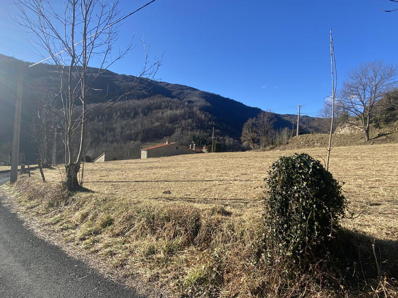 Terrain - 3 500 m²