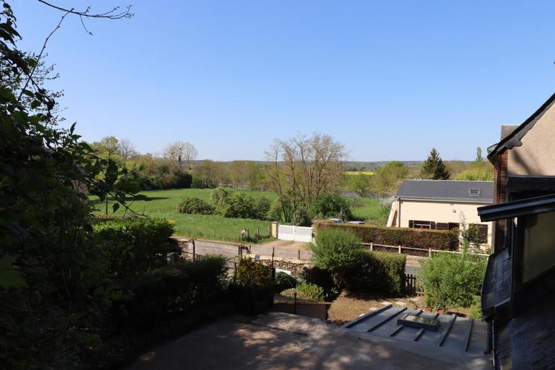 Maison - 247 m² - 11 pièces