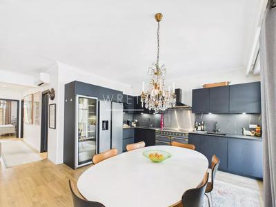 Appartement - 80 m² - 3 pièces