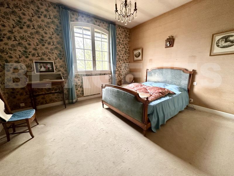 Maison - 206 m² - 8 pièces