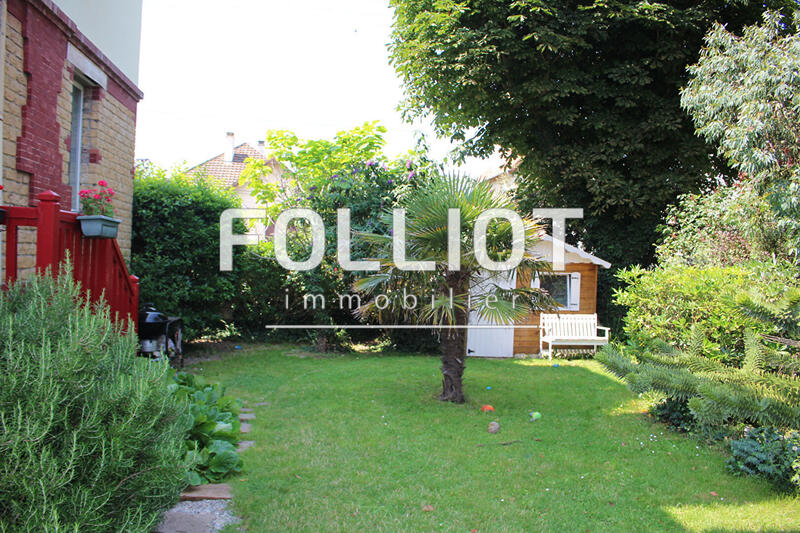 Maison - 200 m² - 10 pièces