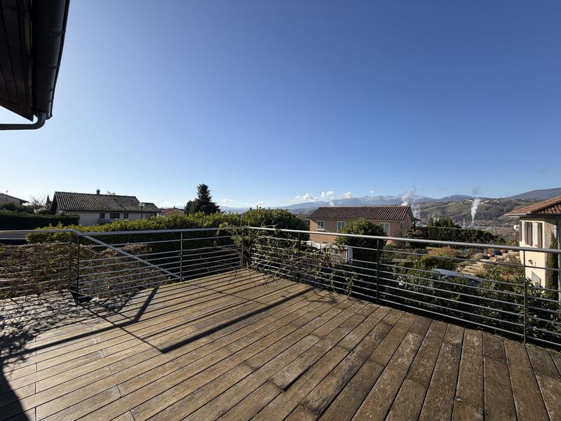 Maison - 111 m² - 4 pièces