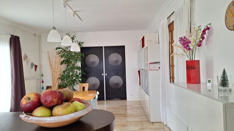 Maison traditionnelle - 240 m² - 10 pièces