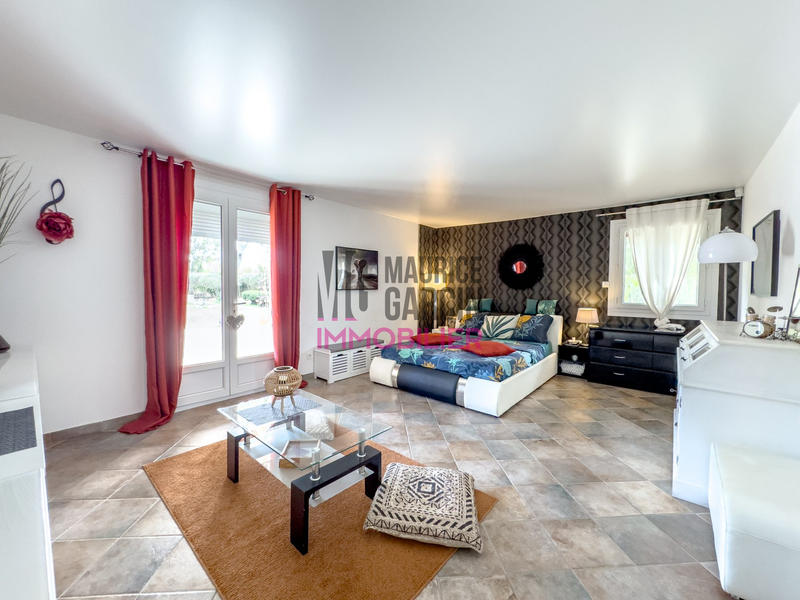 Maison - 300 m² - 10 pièces