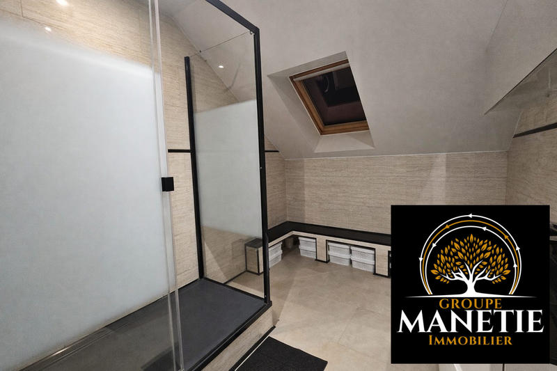 Maison traditionnelle - 139 m² - 6 pièces